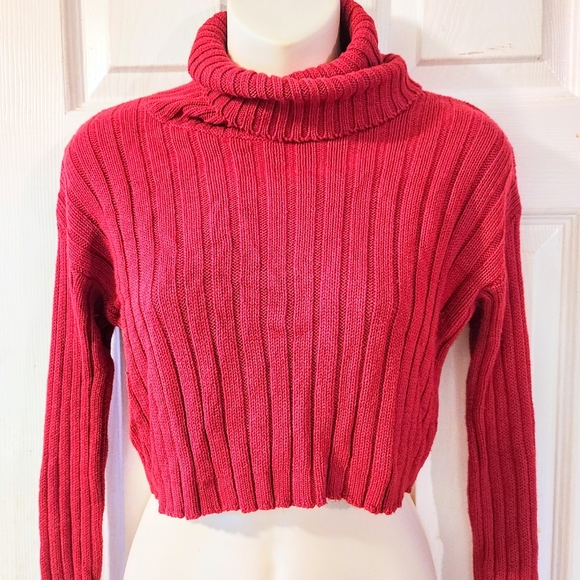 Revamped Cropped Turtleneck Sweater Cherry Red - Picture 8 of 8